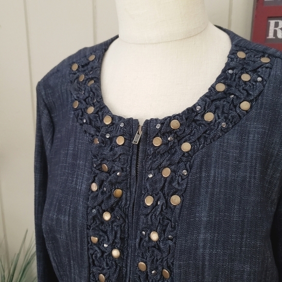 JM Collection | 12 denim jacket brass tone metal studs ruched zipper fro… - Picture 2 of 10